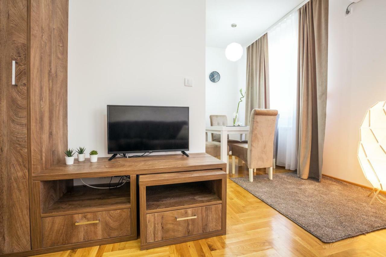 Thomas Residence Belgrado Esterno foto