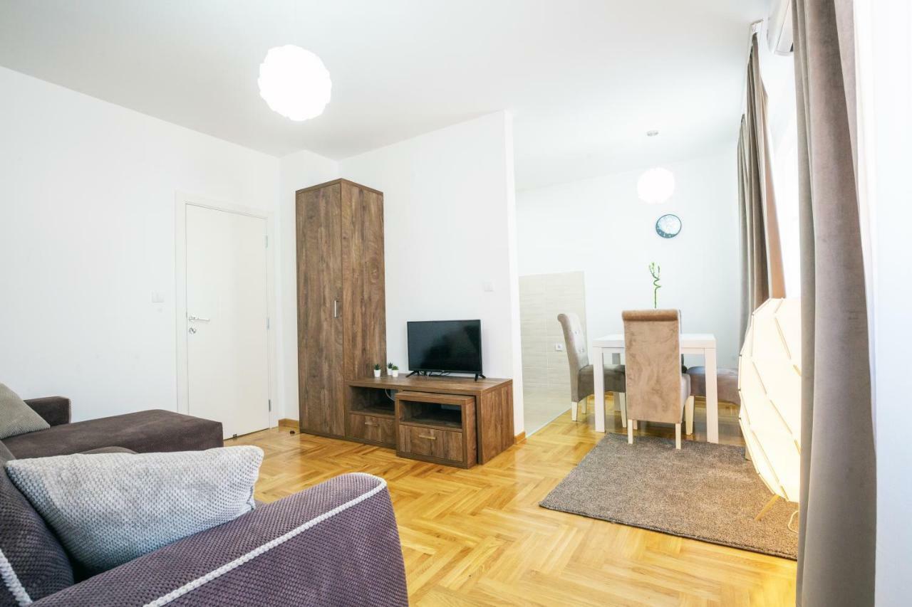 Thomas Residence Belgrado Esterno foto