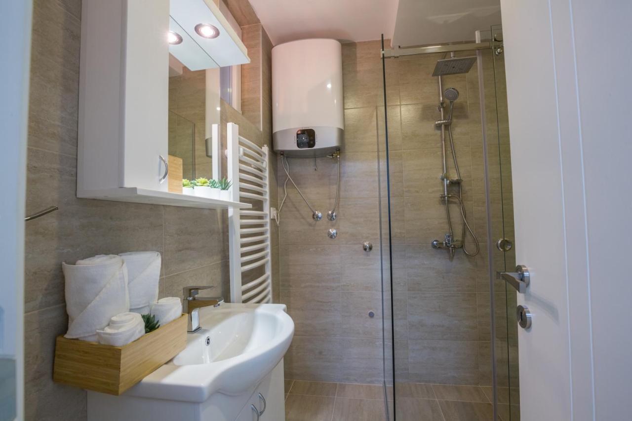 Thomas Residence Belgrado Esterno foto
